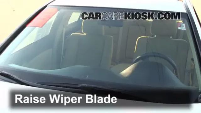 2011 Honda Accord LX 2.4L 4 Cyl. Balais essuie-glace avant Changer les balais des essuie-glace